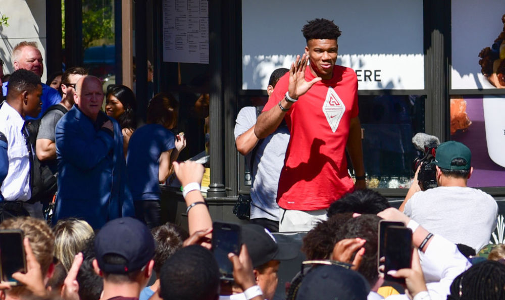 记者：国米正在关注阿克，曼城要价3500万欧元（记者称：国米盯上阿克，曼城标价3500万欧元）