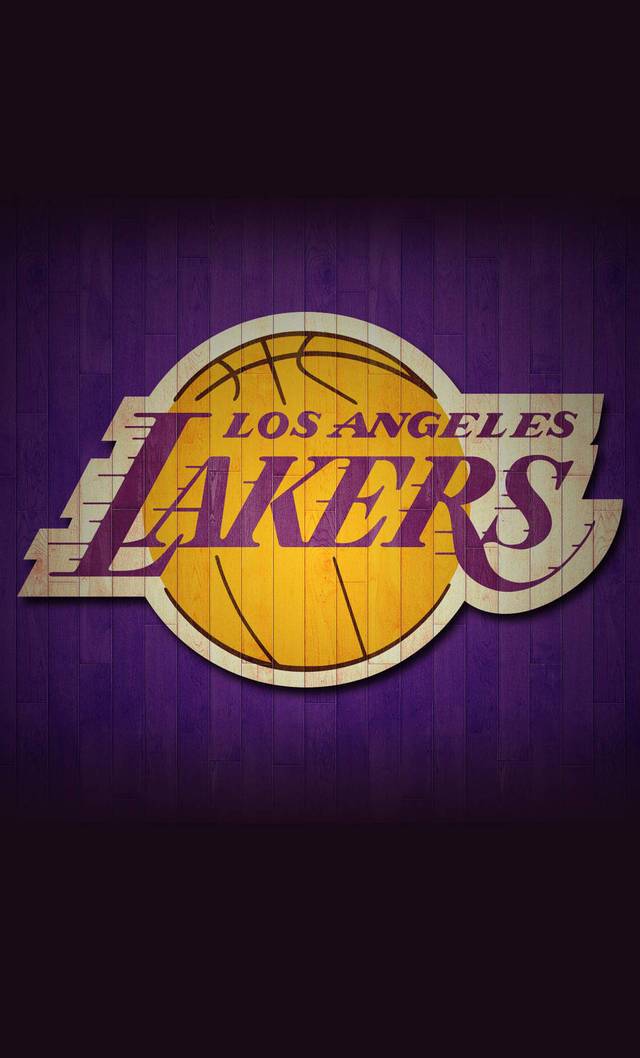 篮球湖人球星时隔两周复出，全场掌声雷动（湖人巨星两周后回归，主场掌声如雷）