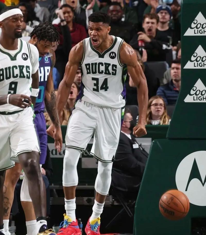 19岁了！杜克官方晒弗拉格18岁数据：单场得分最高 总得分第三（刚满19岁！杜克官方回顾弗拉格18岁数据：单场最高分第一，总得分第三）