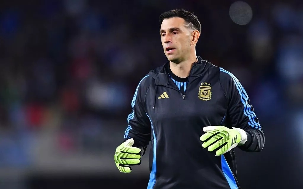 镜报：英超俱乐部密切关注维尼修斯，曼联利物浦都曾对他有意（镜报：英超多队关注维尼修斯，曼联、利物浦均曾有意）