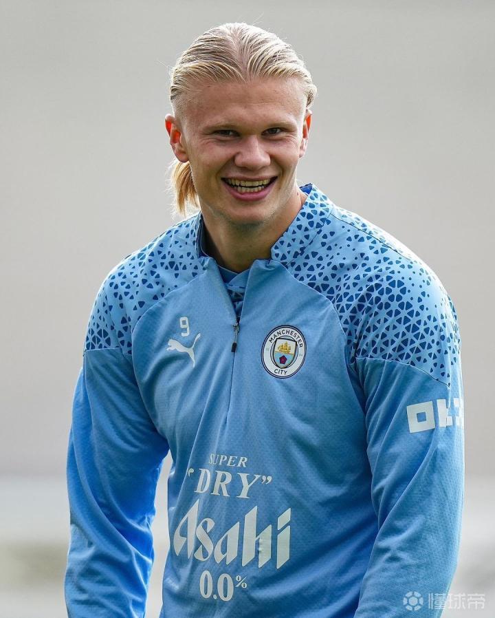 榜首战！中国女排赢酣畅淋漓一胜 李盈莹的替补揽得分王（榜首对决！中国女排畅快大胜，李盈莹替补勇夺得分王）