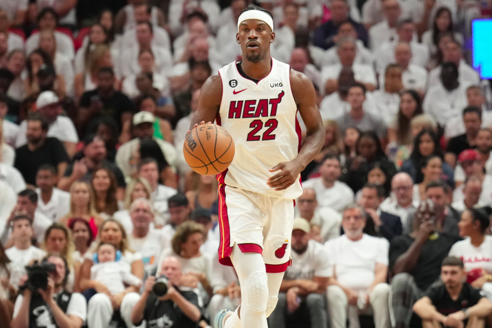 索默：我会弹吉他和钢琴；退役后我应该不当教练，压力太大了（索默：会弹吉他和钢琴，退役后大概率不当教练，压力太大）