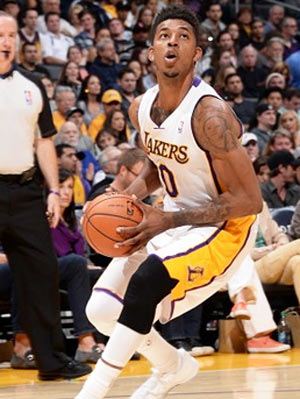 阿斯报分析皇马输塞尔塔：皇马防线脱节，多名球员疏忽大意（阿斯报：皇马不敌塞尔塔，后防失序，多名球员注意力不集中）