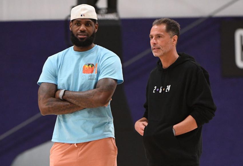 真是没机会！杨瀚森半场依旧没能登场 开拓者落后10分（机会仍未降临！杨瀚森半场依旧未出场，开拓者暂落后10分）