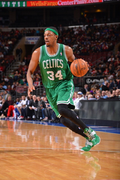 利物浦切尔西双双翻车，阿森纳笑纳5分大礼，争冠只剩两支队？（红军蓝军齐遭滑铁卢，枪手收下5分厚礼，冠军之争只剩两强？）