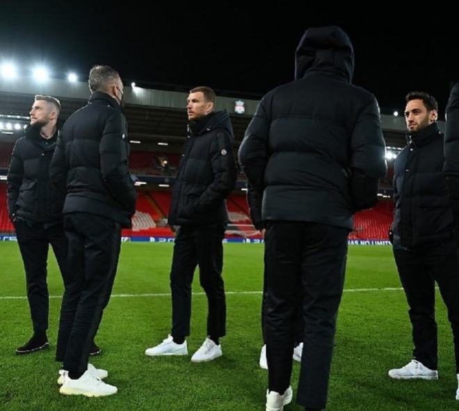 希腊队攻防两端表现亮眼（希腊队攻守俱佳状态火热）