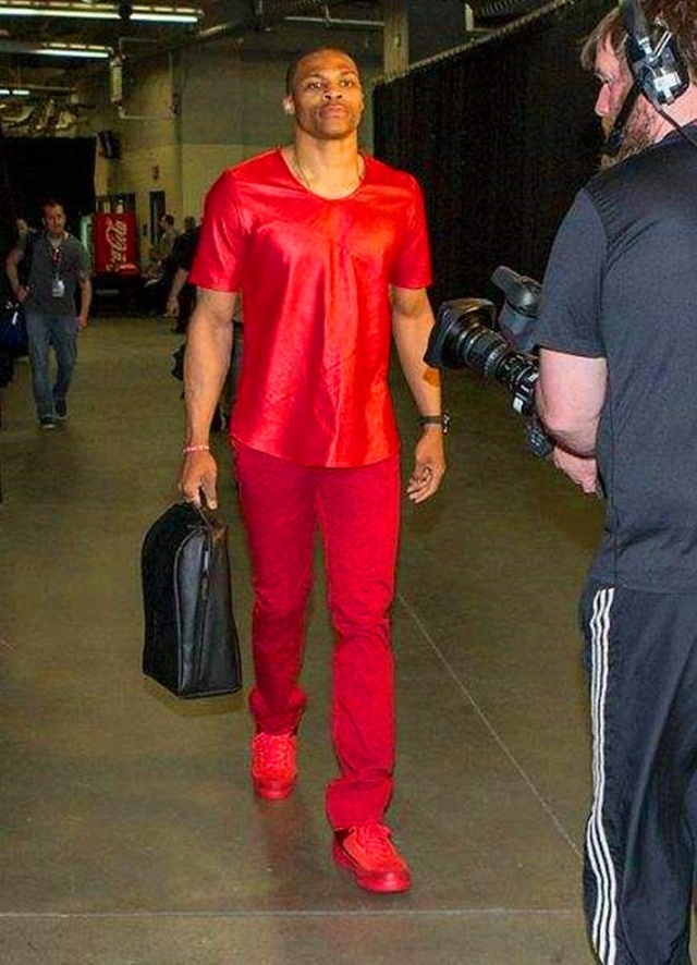 欧冠淘汰赛前瞻：巴萨主场迎战曼联,（欧冠淘汰赛前瞻：巴萨坐镇主场对阵曼联）